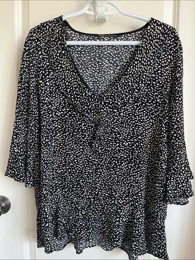 Zara Black and White Speckled V-Neck Blouse
